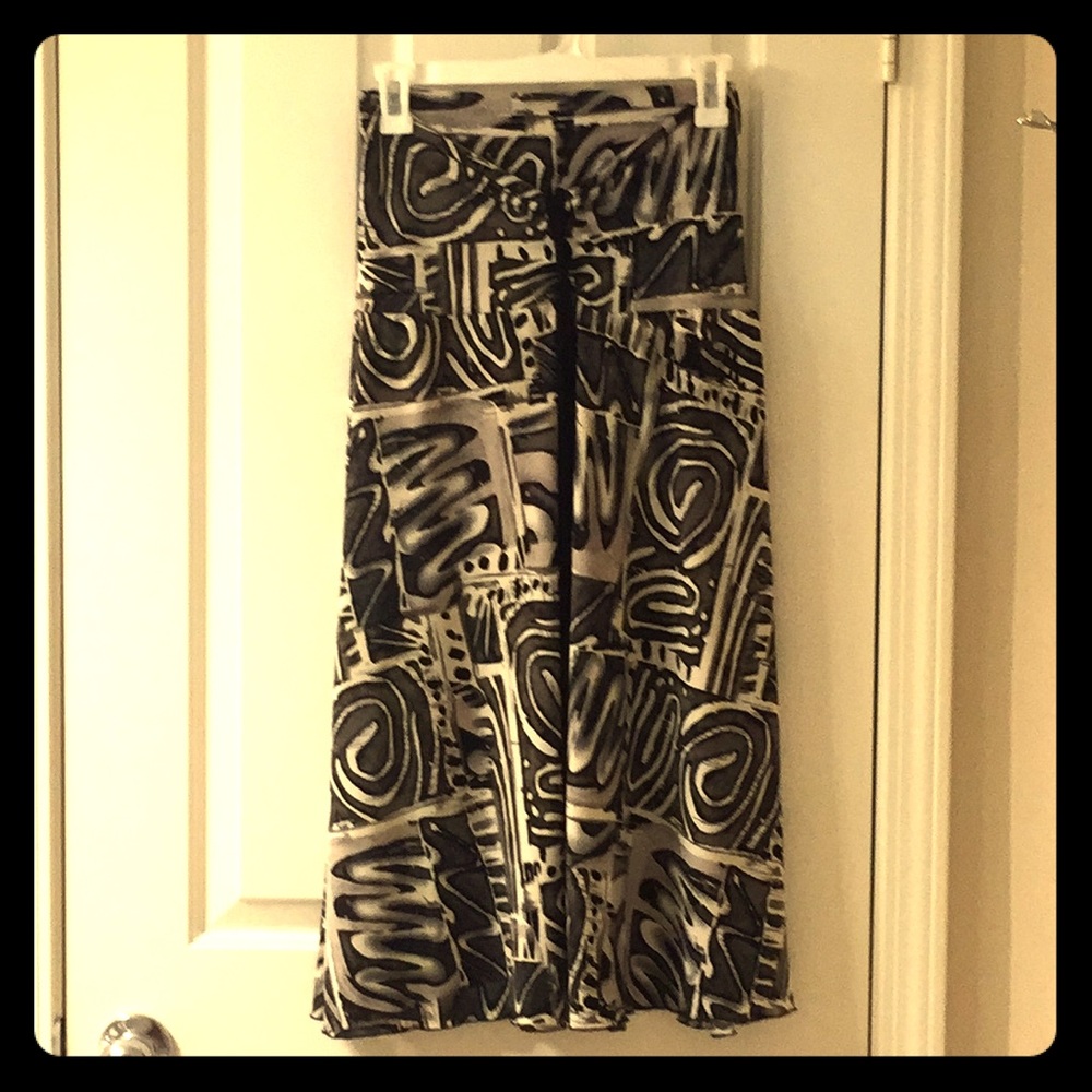 Boutique black and white print, above knee dress